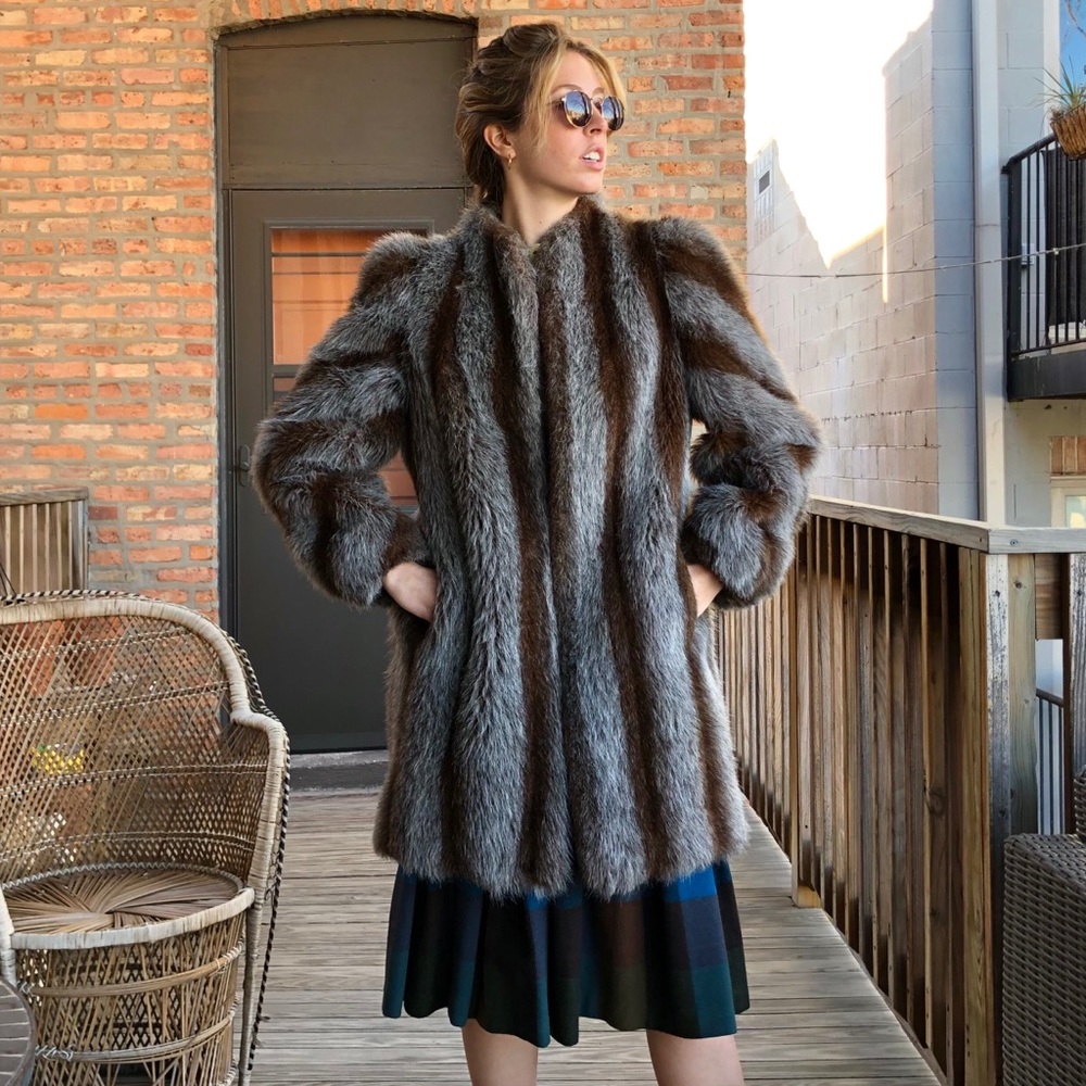 Vintage 80s Outlayers Faux Fur Coat - Picture 3 of 10